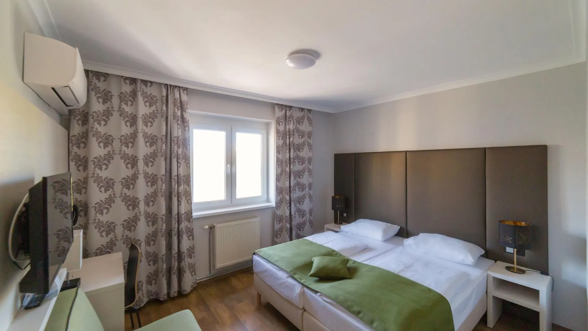 Arion Airport Hotel Schwechat 4*,  Austria