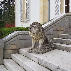  Couette-café Chateau Champigny France